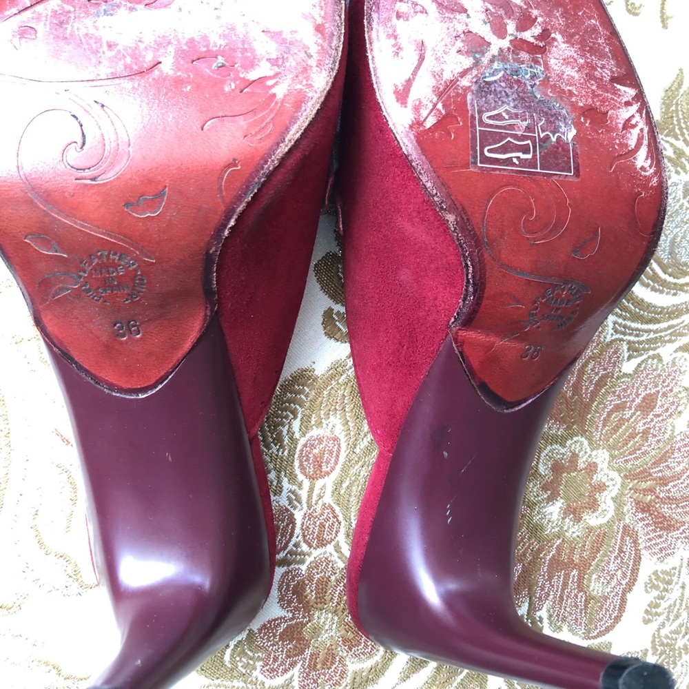 Red heels - Picture 2 of 3